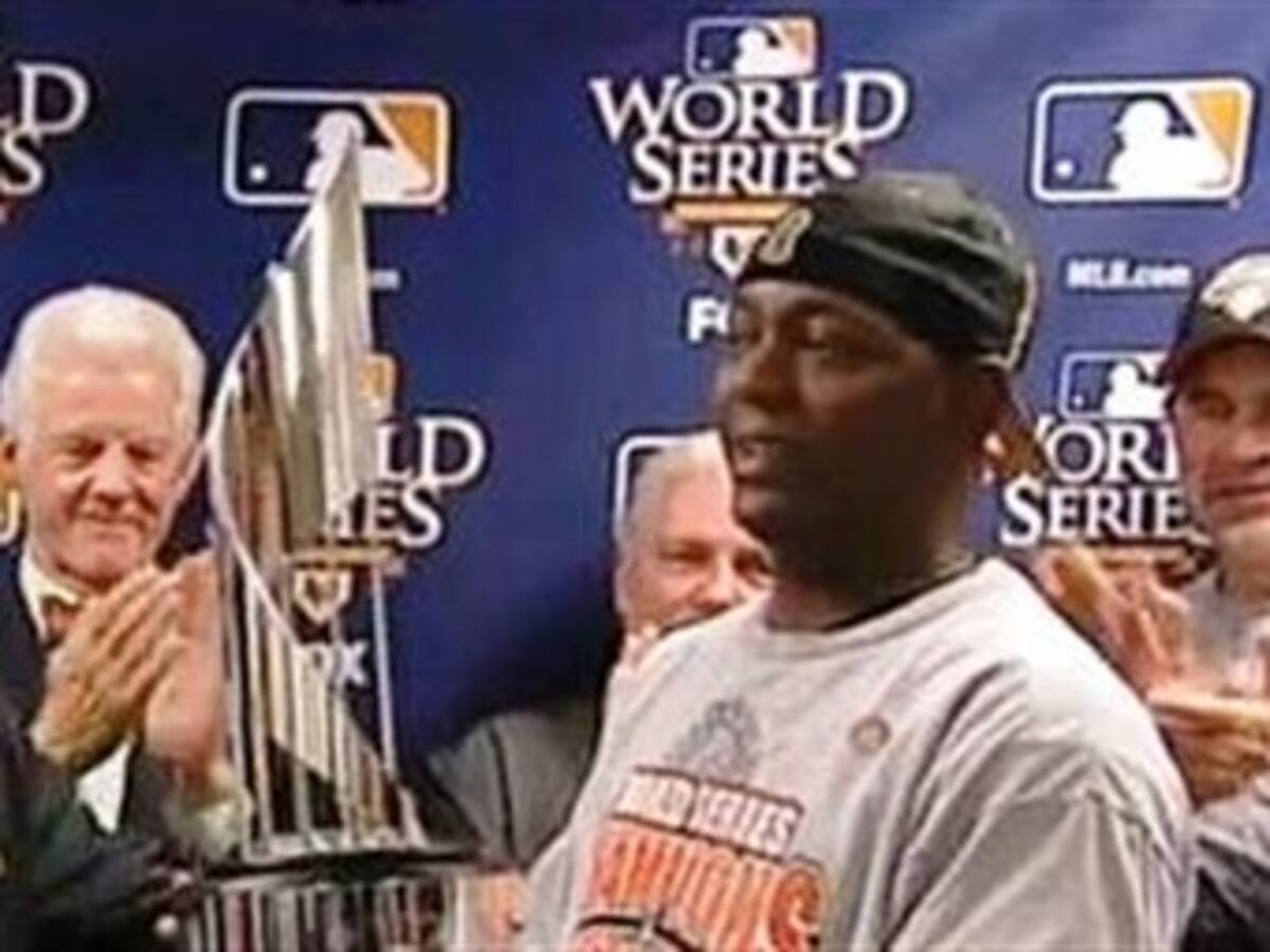 El bicampeón mundial de Béisbol Edgar Rentería habló en Caracol Radio y le dedicó su triunfo a Colombia