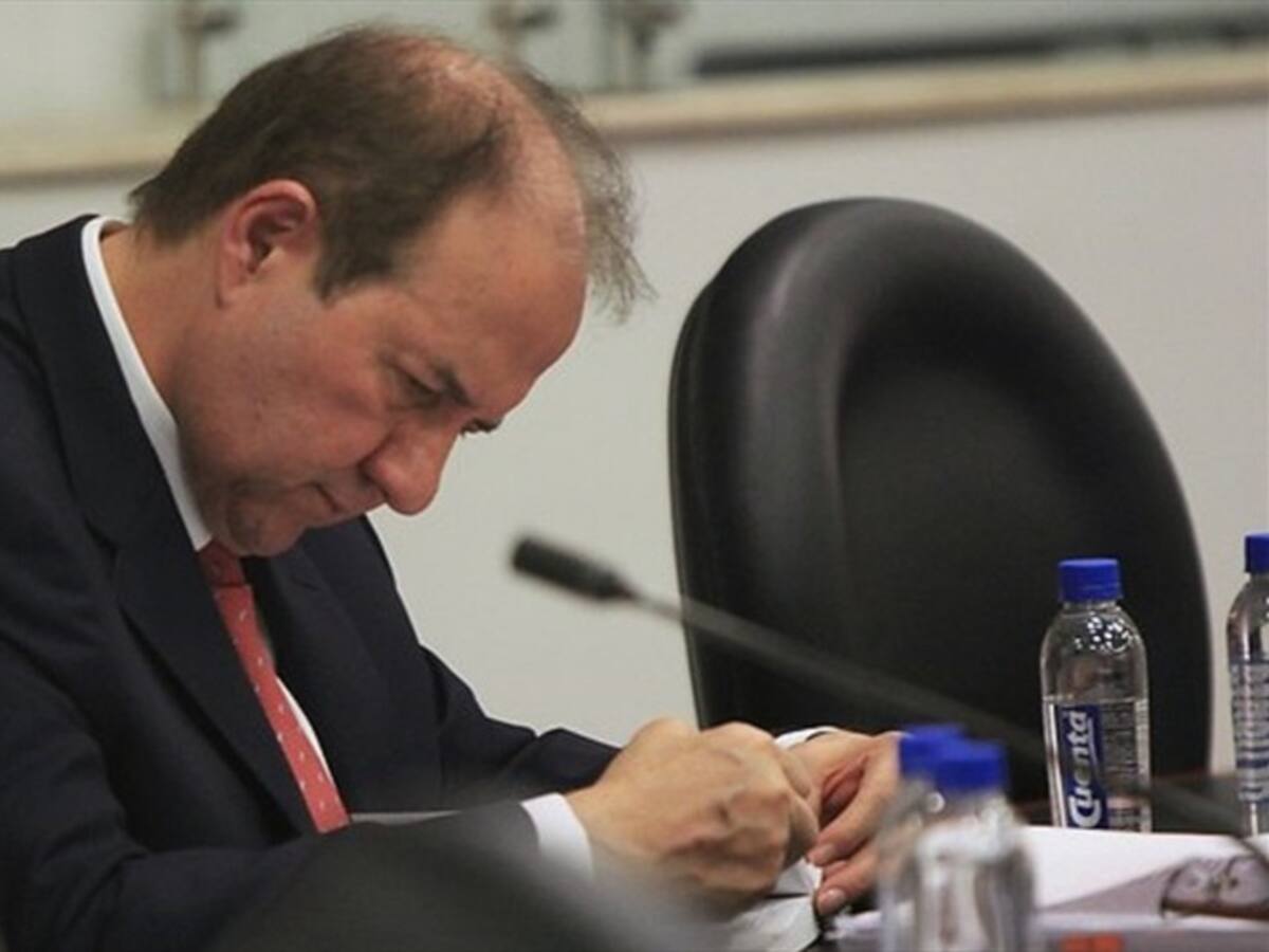 Comisión de Acusaciones abre investigación formal contra Leonidas Bustos