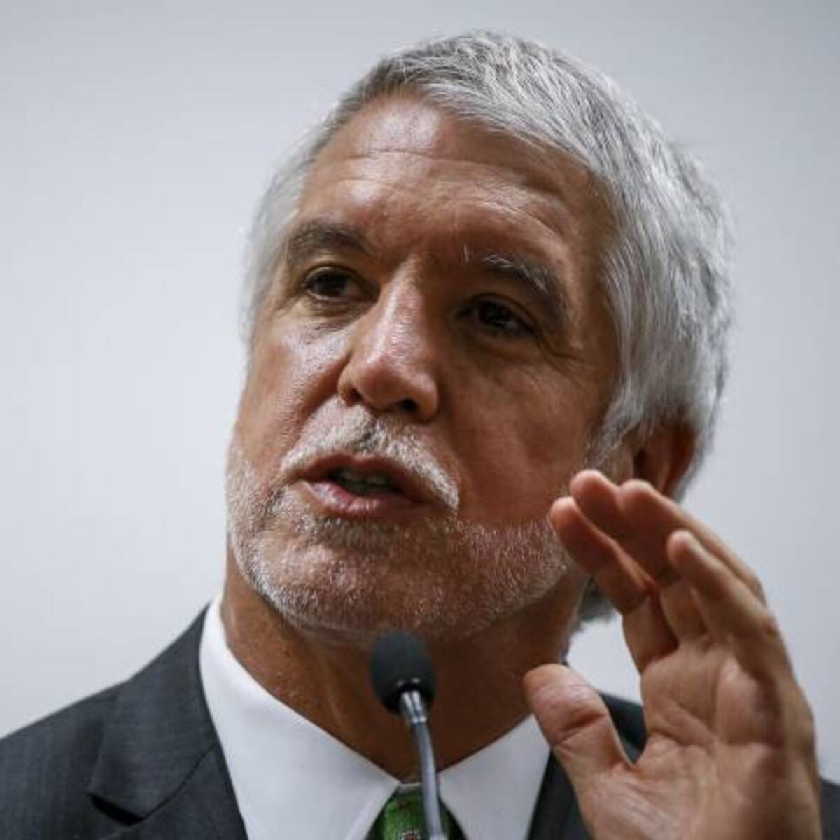 Peñalosa defiende elección de consorcio chino en Metro Bogotá