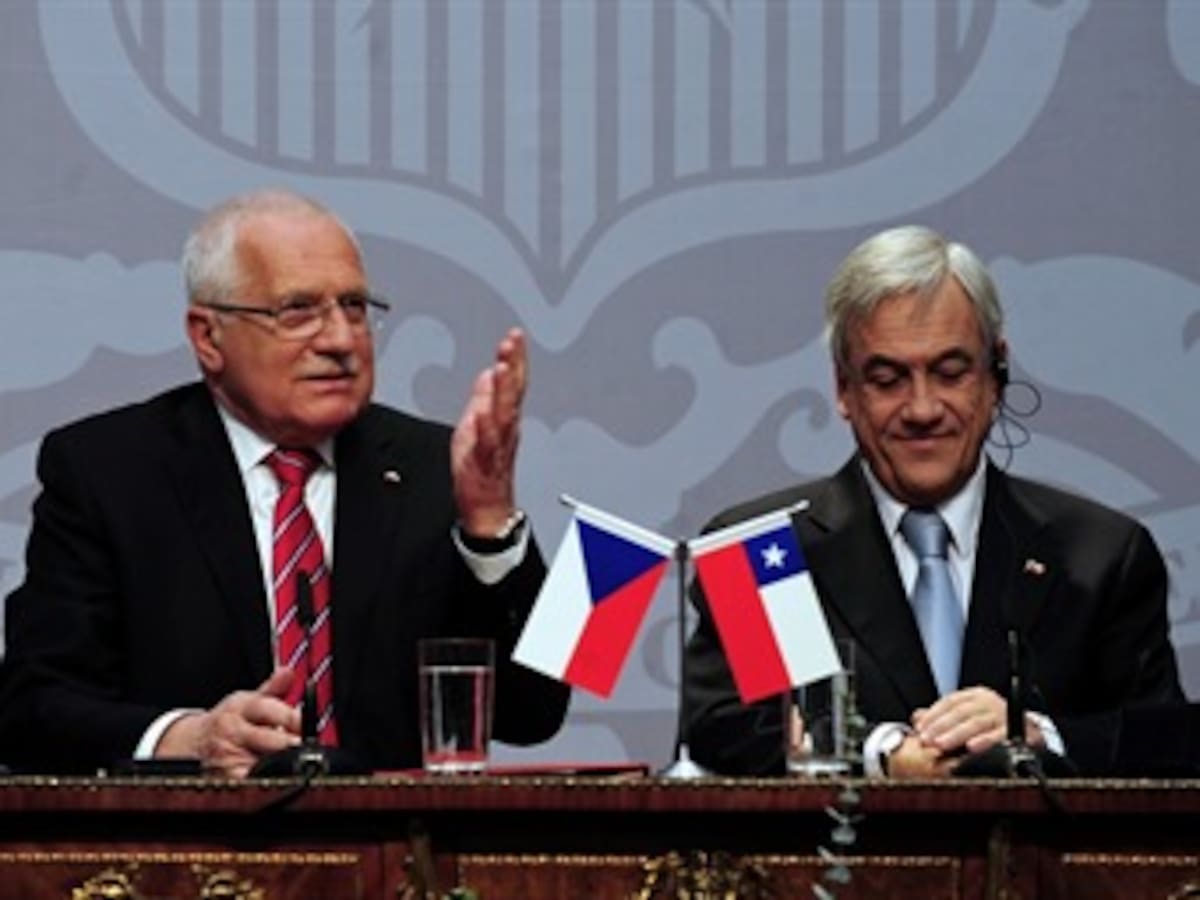 La cleptomanía del presidente checo Vaclav Klaus causa furor en Internet