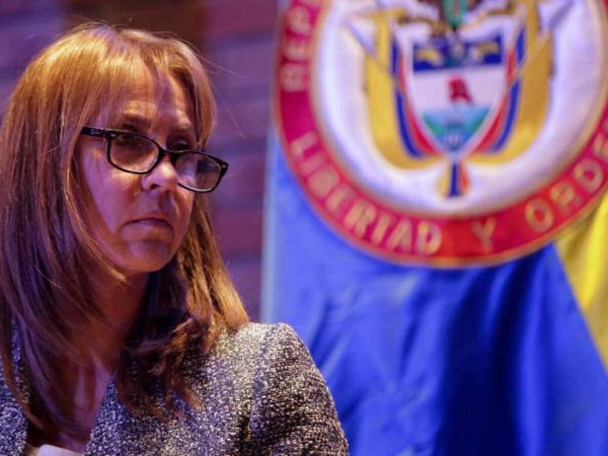 El país es el gran perdedor con el paro de pilotos: ministra de Trabajo