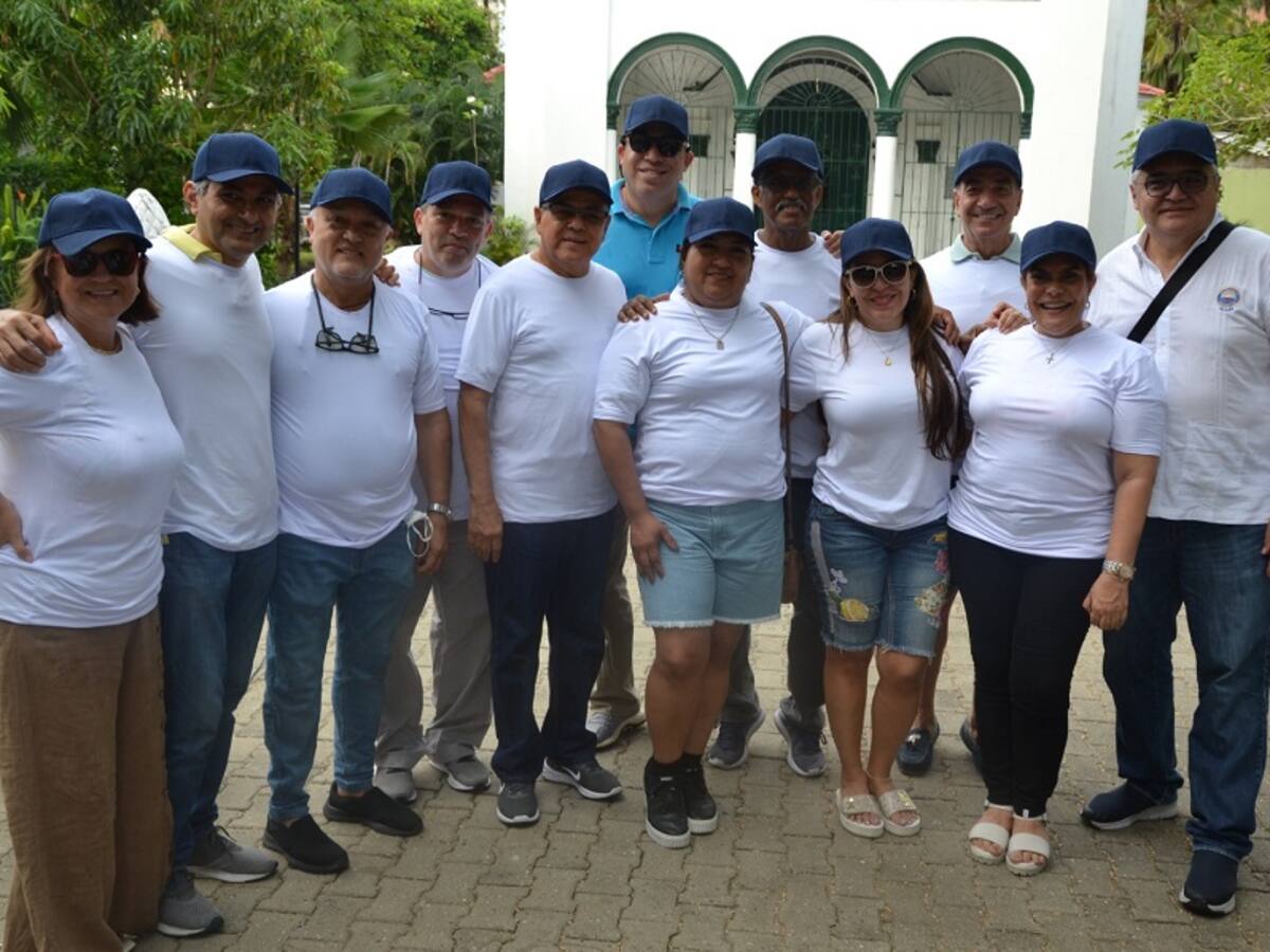 S.C.A.R.E. y Laboratorios Baxter siembran más de 50 árboles en Cartagena