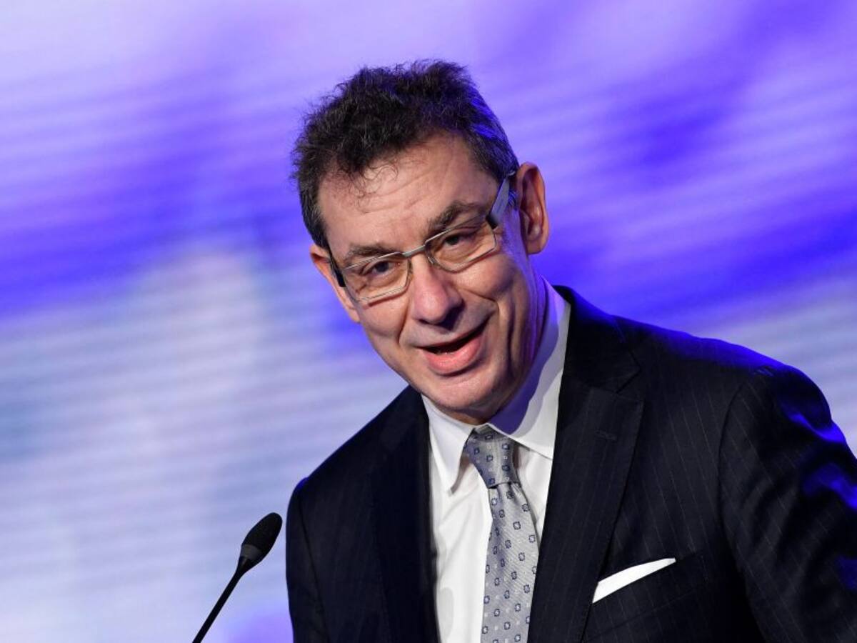 Presidente de Pfizer rechaza suspender patentes de vacunas contra covid