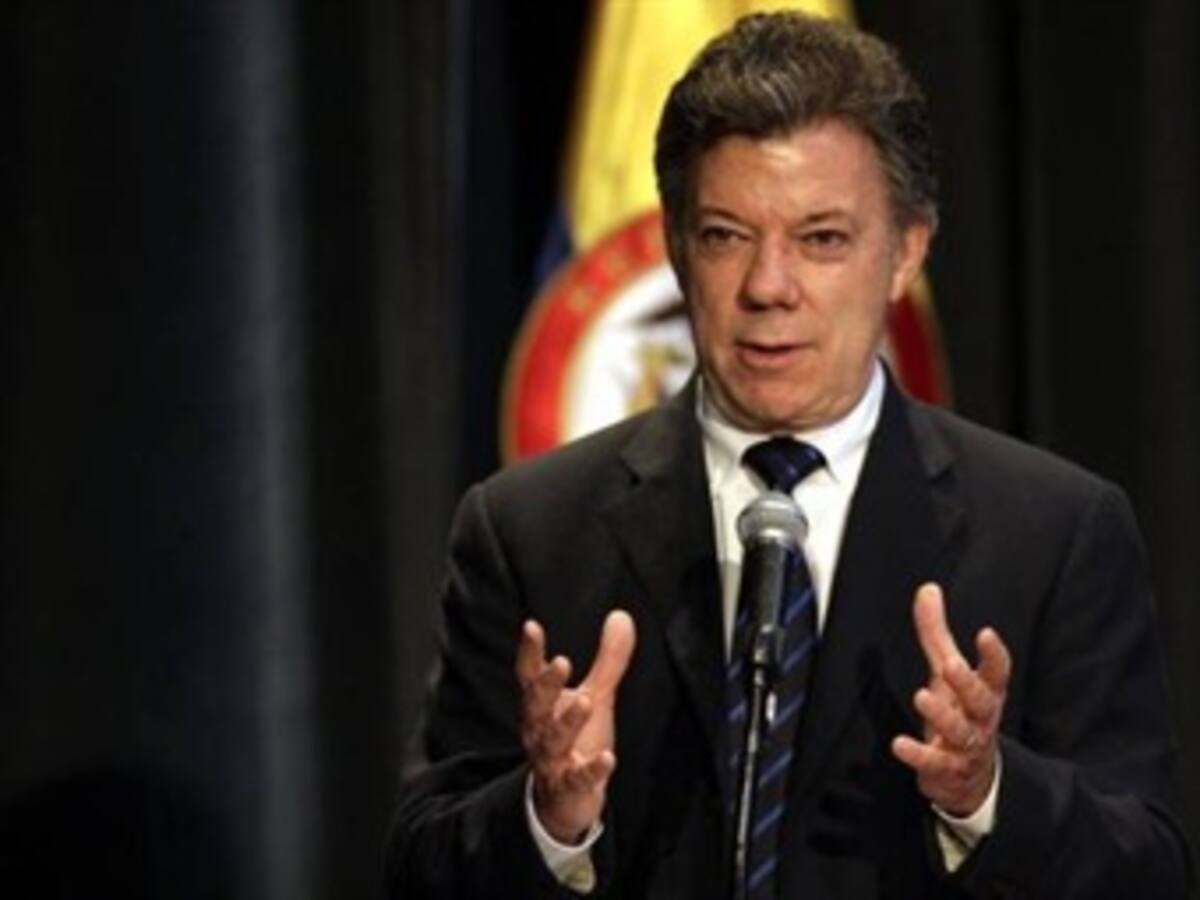No hay que “parar bolas” a lo que se dice por fuera de la mesa: Santos