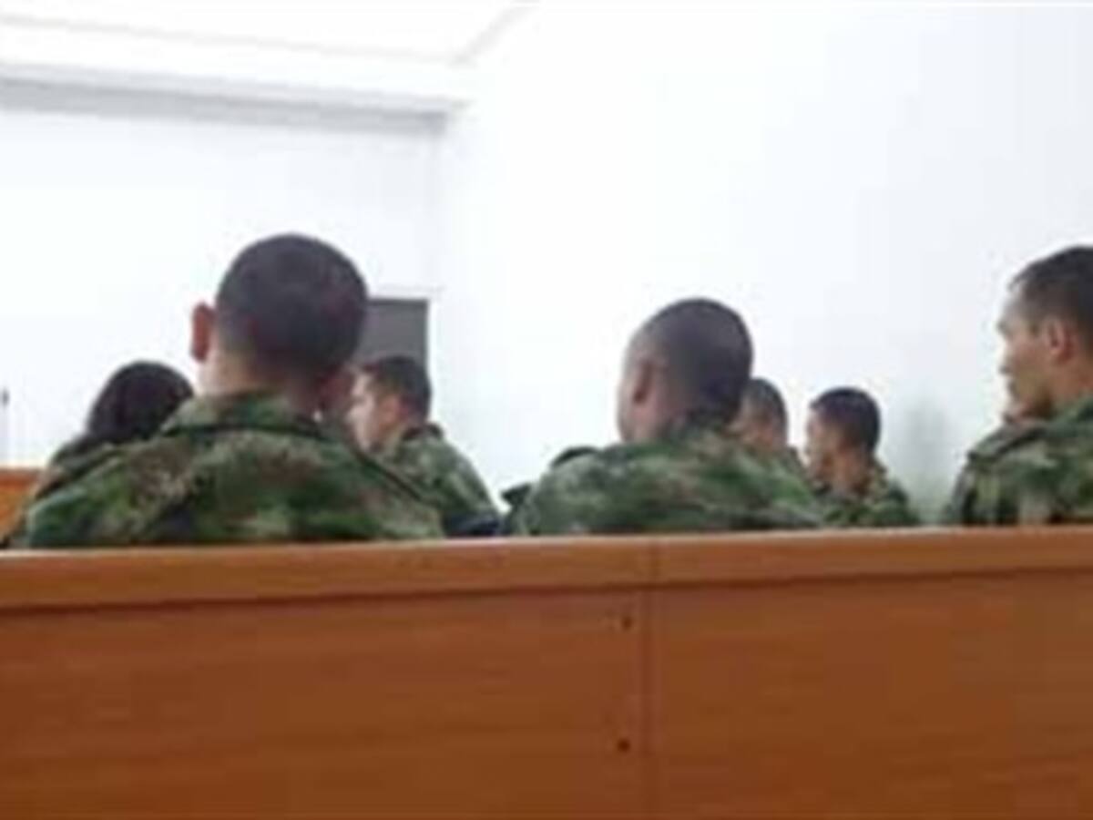 Condenan a 147 militares por Guaca de las Farc