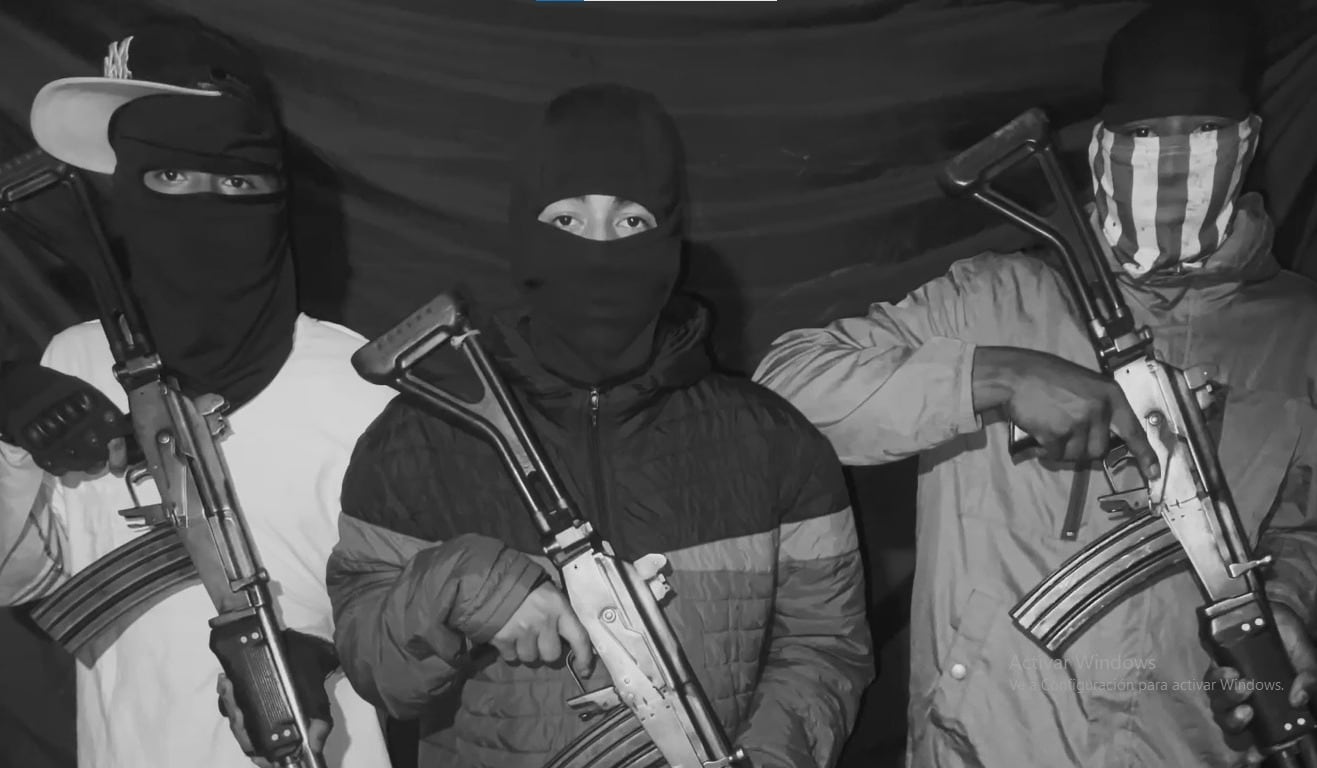 Banda delincuencial amenaza a comerciantes del Centro Comercial La Alejandría de Cúcuta. / Foto: Tomada de video.