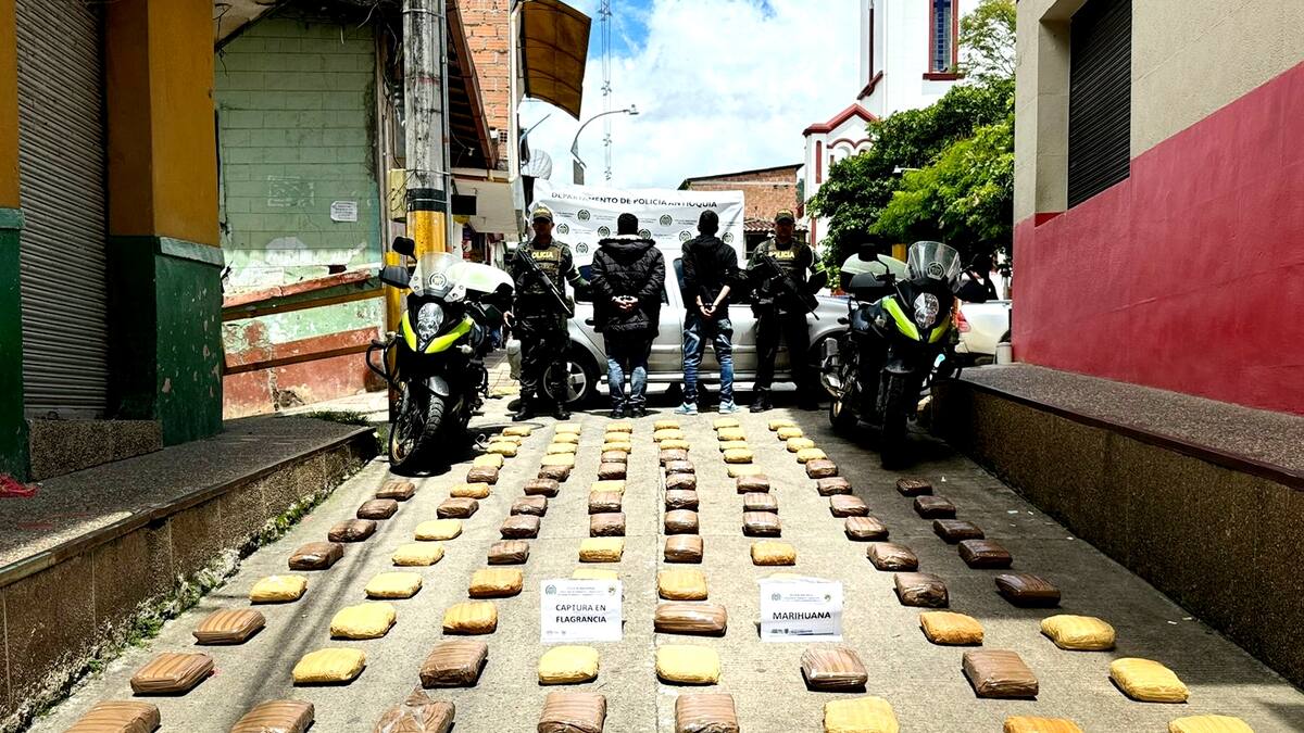 En el Occidente de Antioquia, incautaron 100 kg de marihuana en un carro particular