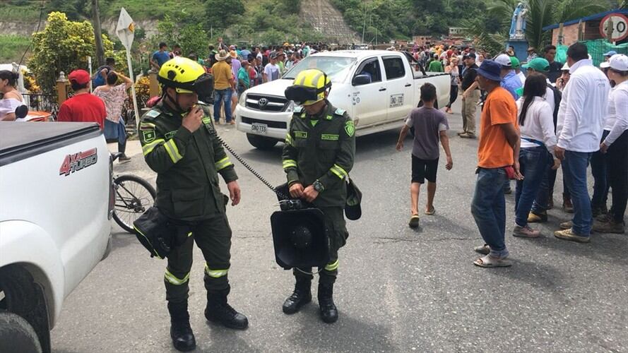 Fuerza Pública, en alerta máxima por emergencia en el río Cauca. Foto: Policía Nacional