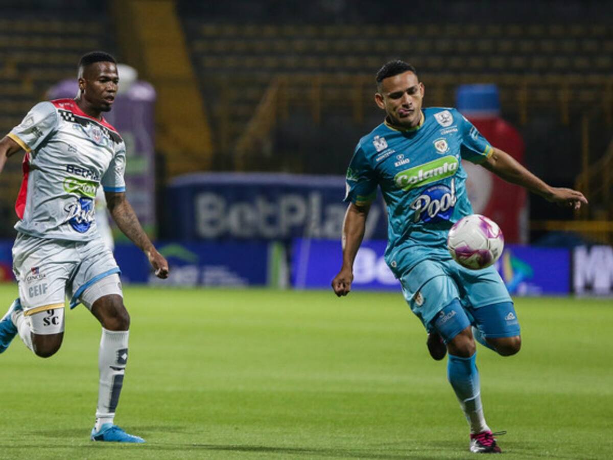 Video: Óscar Vanegas se enfrentó con los hinchas de Jaguares en pleno estadio