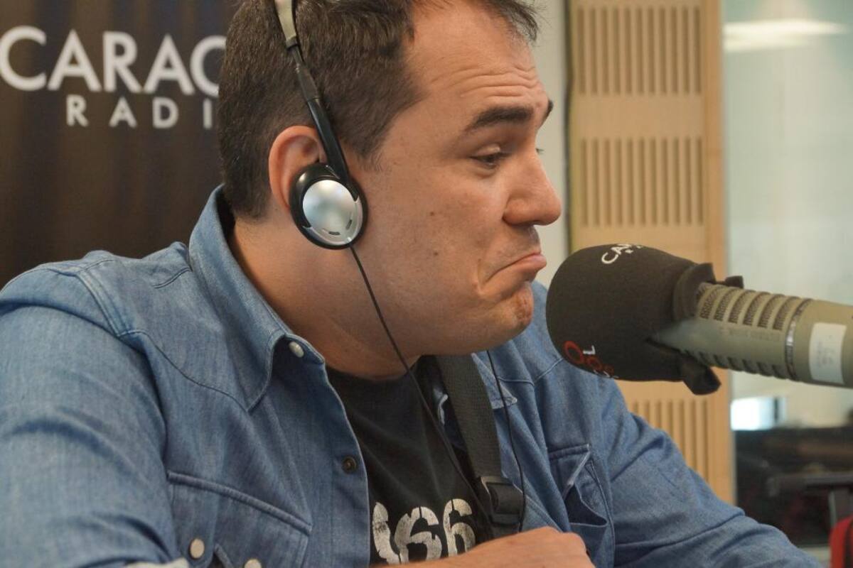 El cantante español despertó emoción con la interpretación de sus melodías