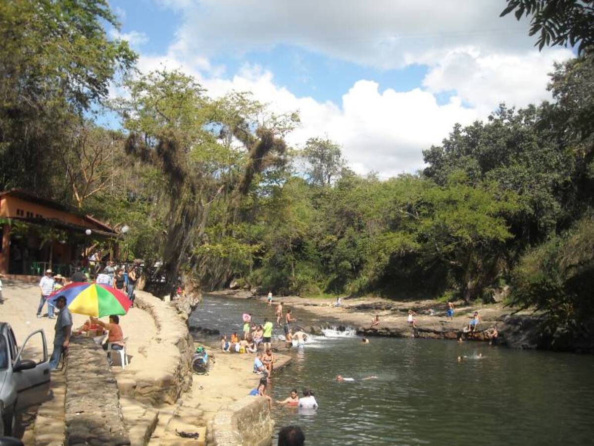 Sellan el lugar donde se hizo festival de camisetas mojadas con menores