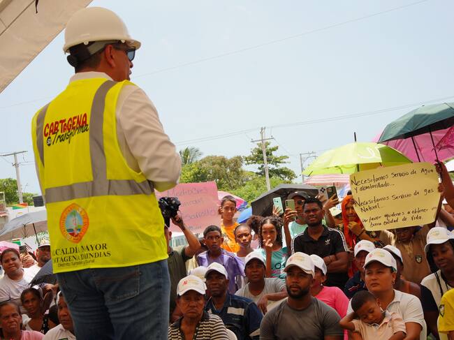 97 familias de Villa Hermosa agradecieron al alcalde Dumek Turbay por solucionarles la energía