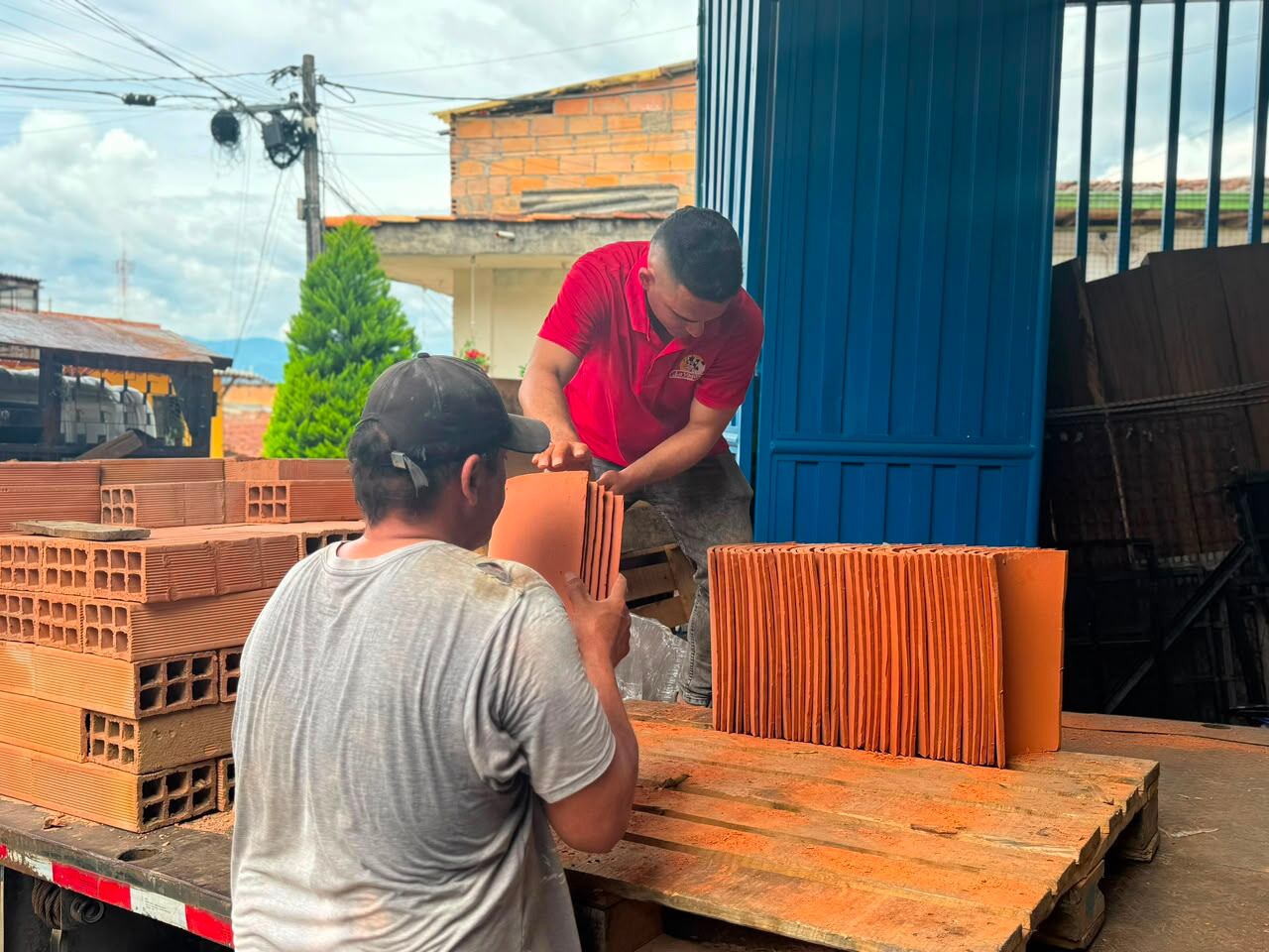 Materiales para la reconstrucción de viviendas en Antioquia. Foto: cortesía de Gobernación de Antioquia.