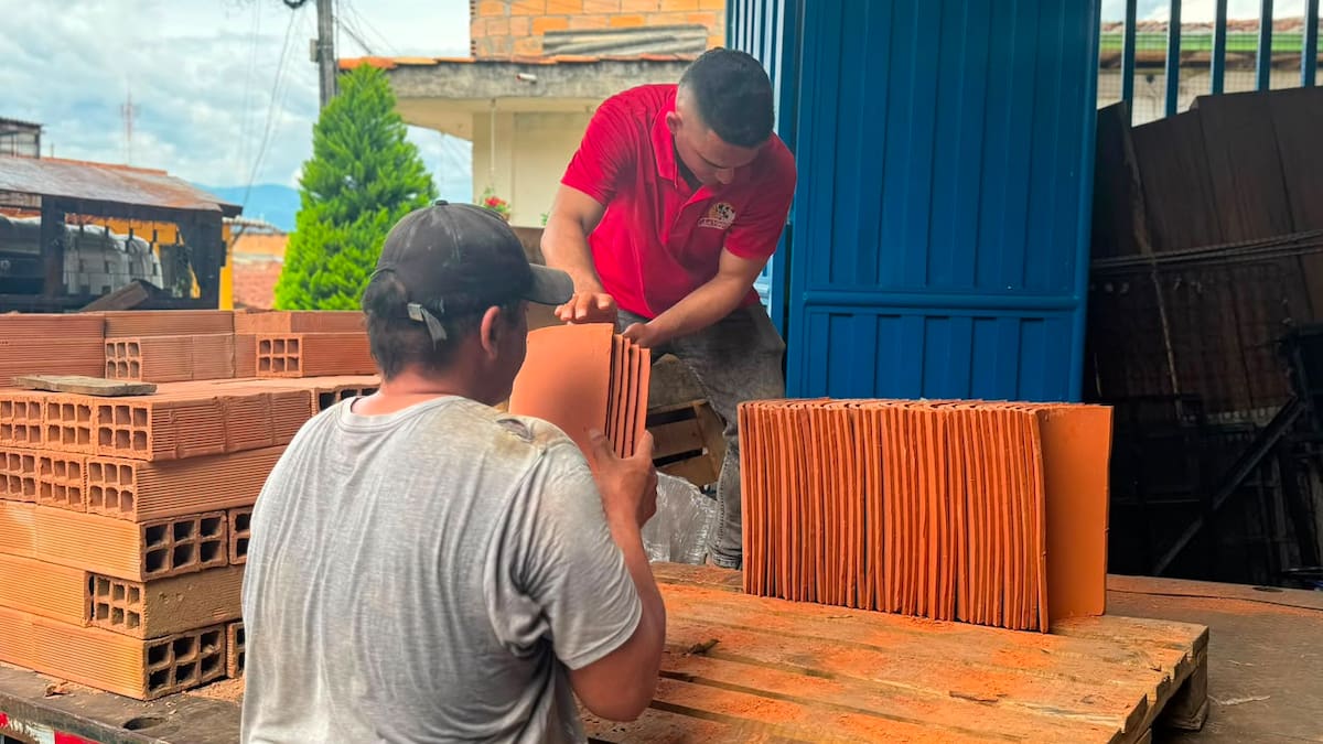 Arrancó la reconstrucción de viviendas afectadas por el terremoto en tres municipios antioqueños