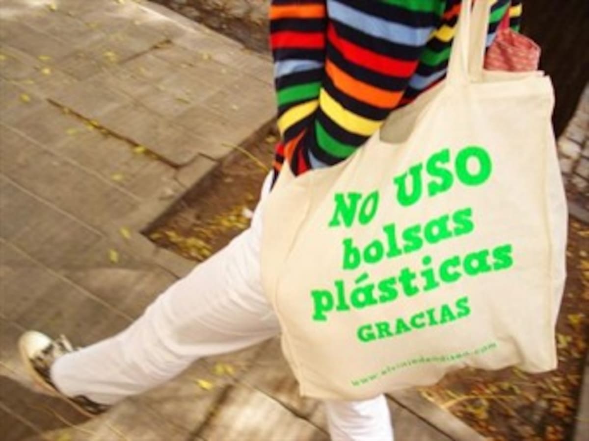 España dice adiós a las bolsas de plástico