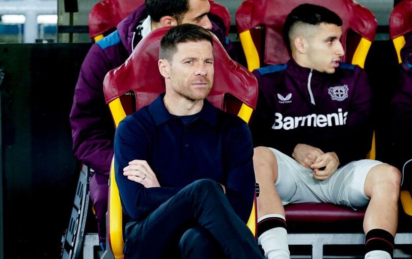 Xabi Alonso y atrás Gustavo Puerta / Getty Images