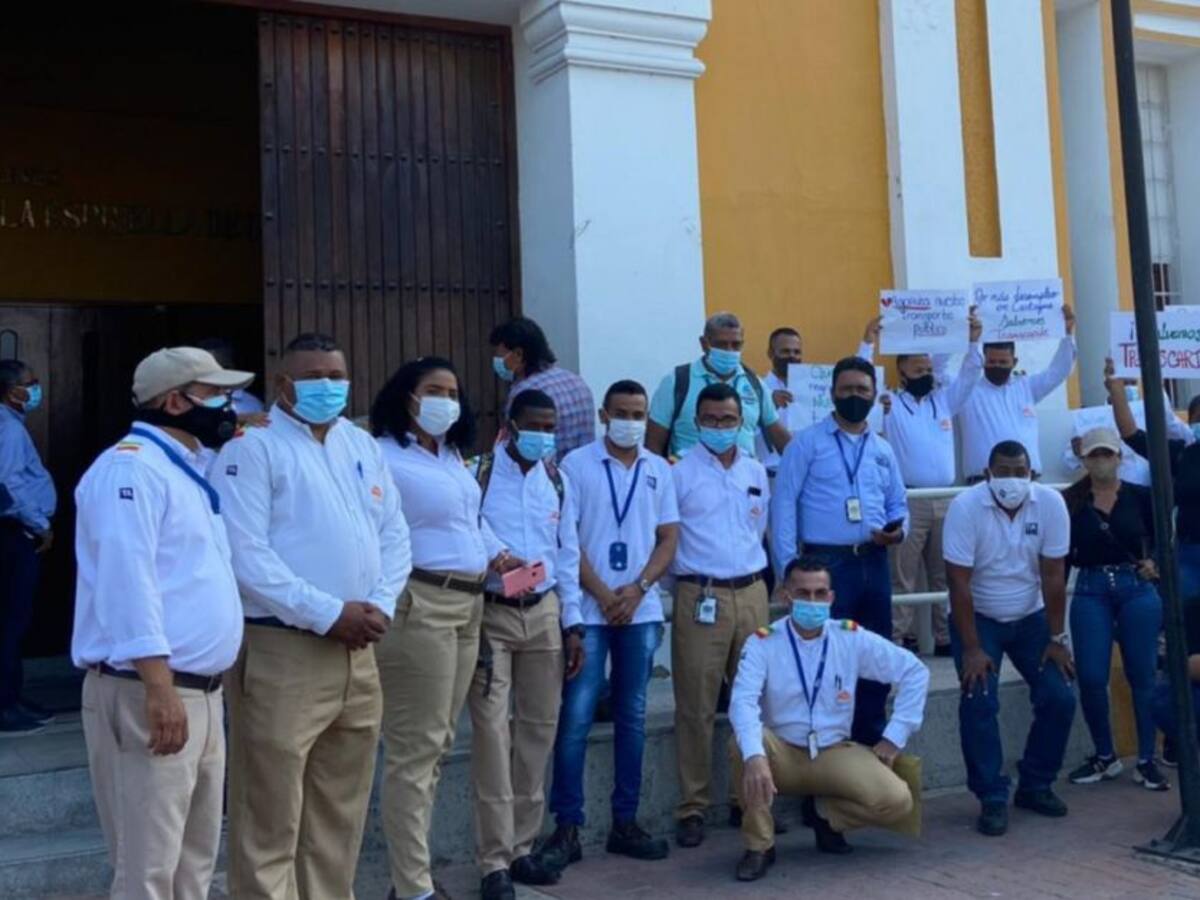 Conductores protestaron pidiendo apoyo para salvar a Transcaribe