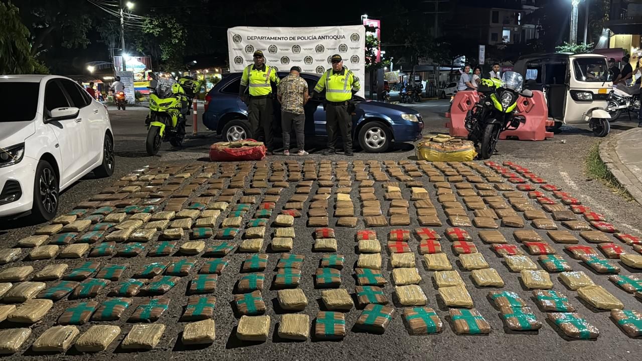 Incautan 250 kilos de marihuana en un automóvil. Foto: Meval