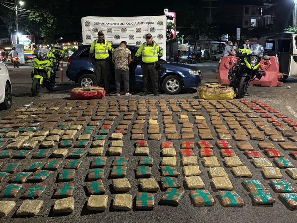 Incautaron 250 kilos de marihuana que estaban camuflados en un automóvil en La Pintada