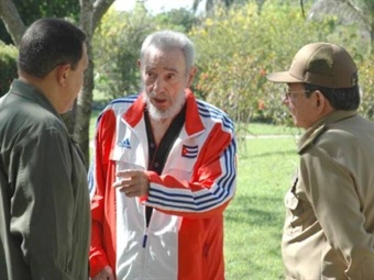 Chávez llegó a La Habana para reunirse con Raúl y Fidel Castro