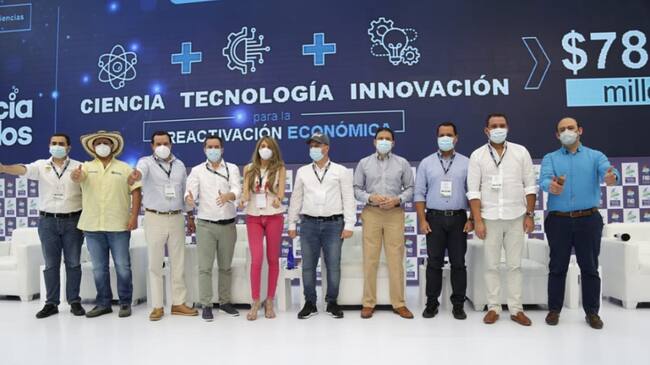 Gobernadores que participaron de la firma. Cortesía: @MincienciasCo