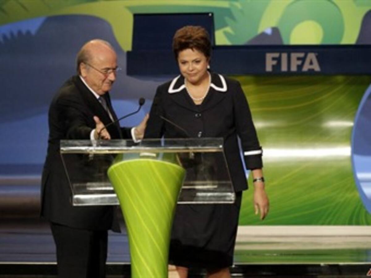 La FIFA promete trabajar junto a Brasil para hacer el mejor Mundial en 2014