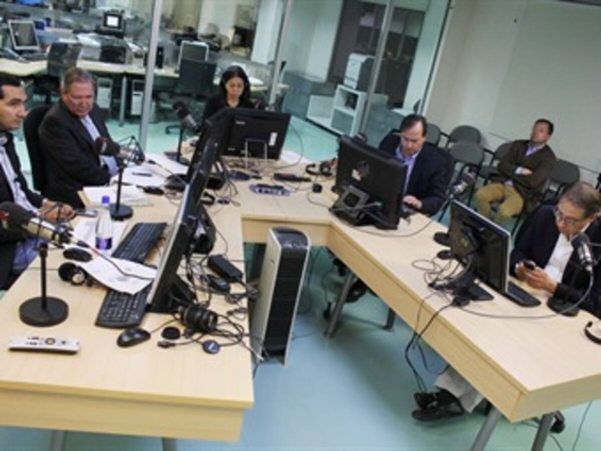 Menos efectivo y más dinero plástico, una cruzada nacional: presidente de Colpatria