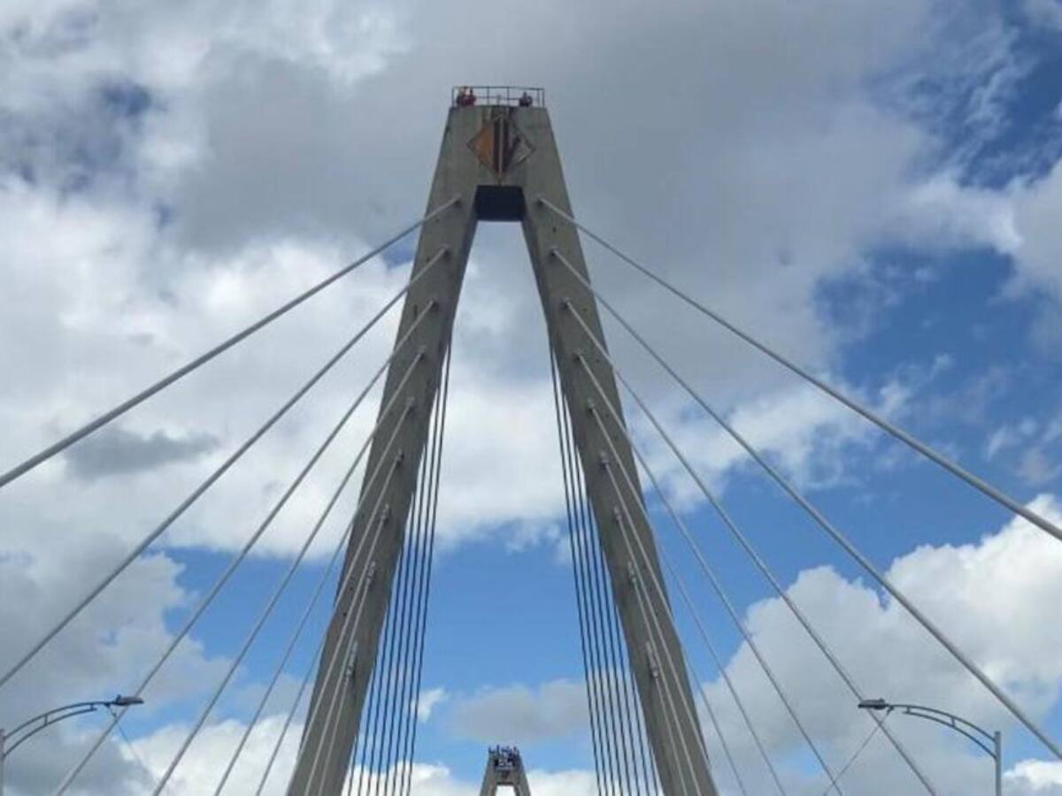 Invías pide intervención de la fuerza pública en el viaducto de Pereira