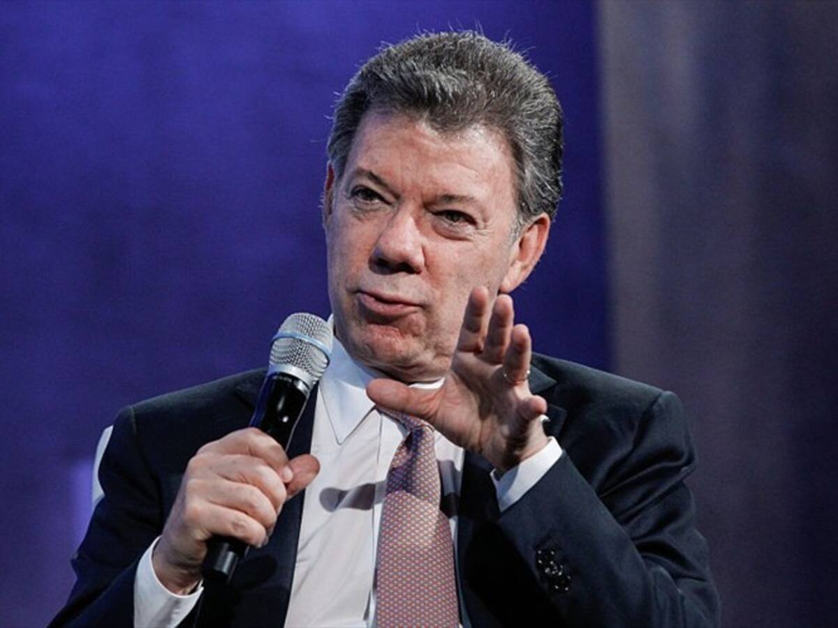 Las Farc y la extrema derecha ven el vaso medio vacío: Santos