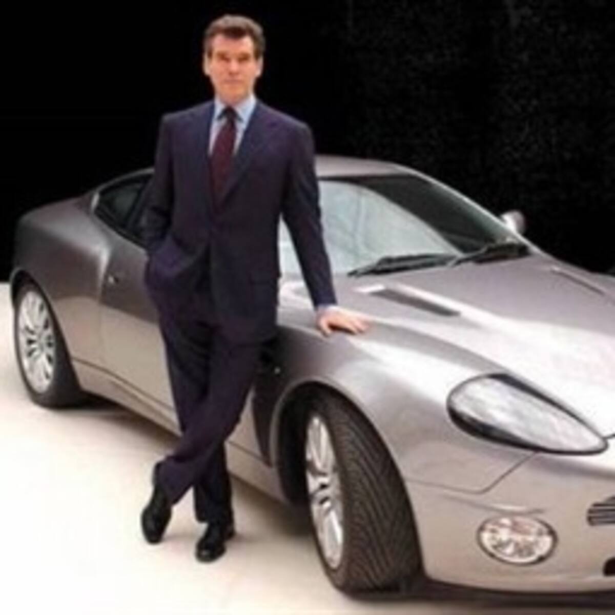 Este martes comenzó la exposición de autos por medio siglo de James Bond