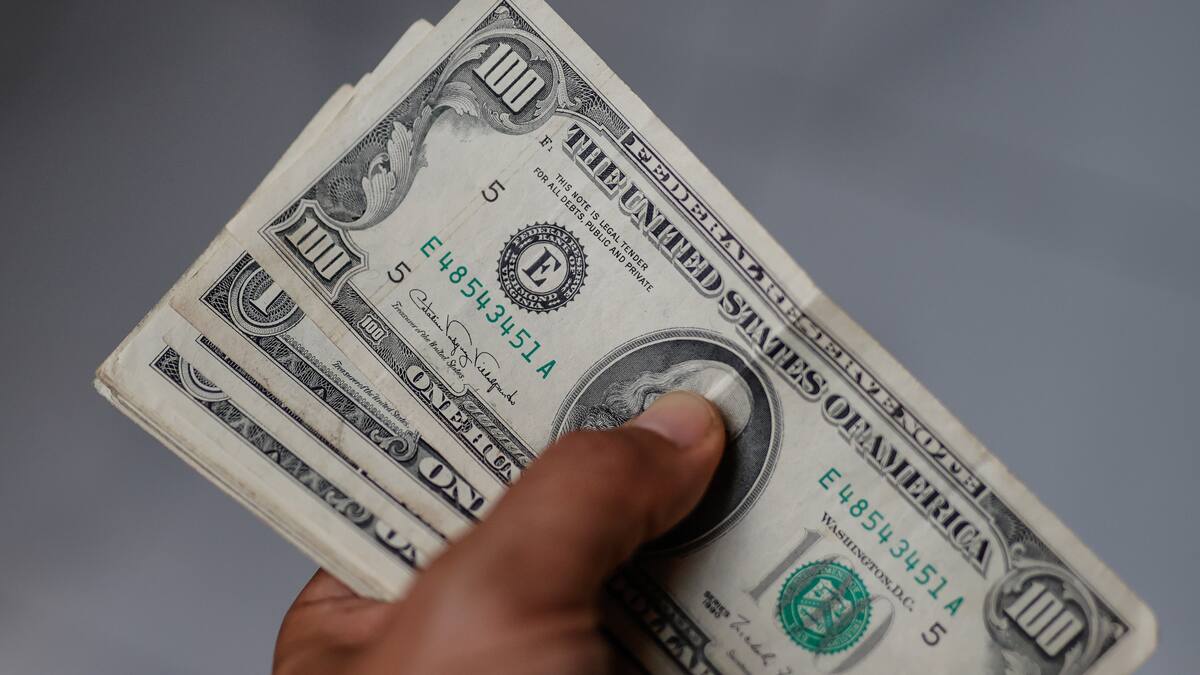 Dólar HOY 22 de diciembre en Colombia: La divisa cierra a la baja y se acerca a los $3.900