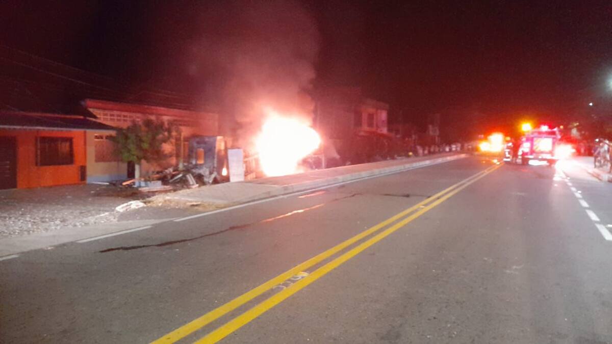 Vehículo transportador de gas chocó contra unas viviendas en Armero Guayabal, Tolima