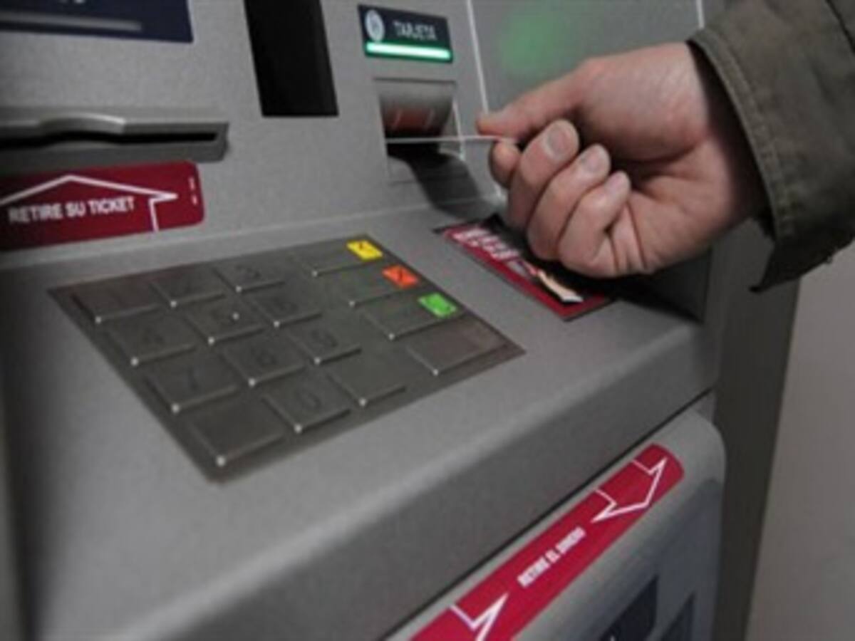 Bajan los costos para usuarios de cajeros automáticos