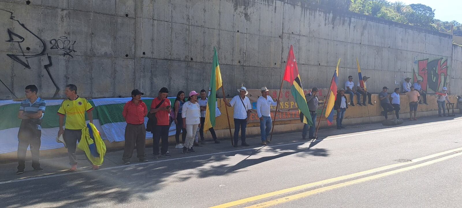 Se habilitó el pasó en la vía Bucaramanga - Bogotá. Foto: Suministrada