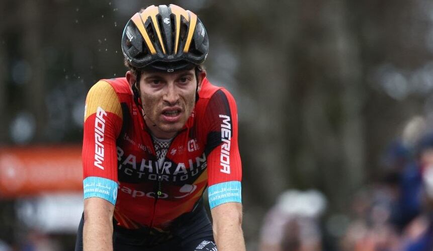 Gino Mader, exciclista del Bahrain Victorious que perdió la vida en la Vuelta a Suiza (Photo by ANNE-CHRISTINE POUJOULAT / AFP) (Photo by ANNE-CHRISTINE POUJOULAT/AFP via Getty Images)