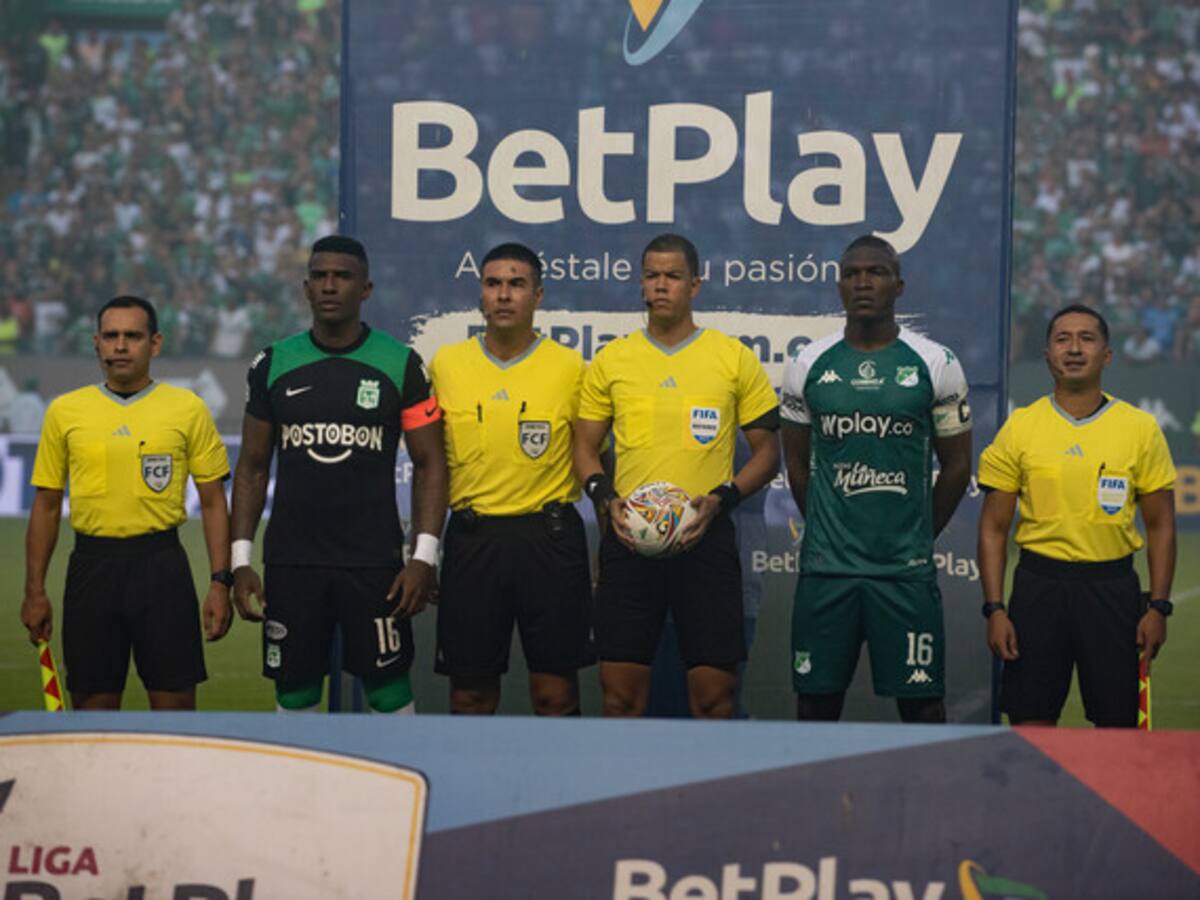 Juez de línea fue agredido por hinchas del Deportivo Cali en juego ante Nacional