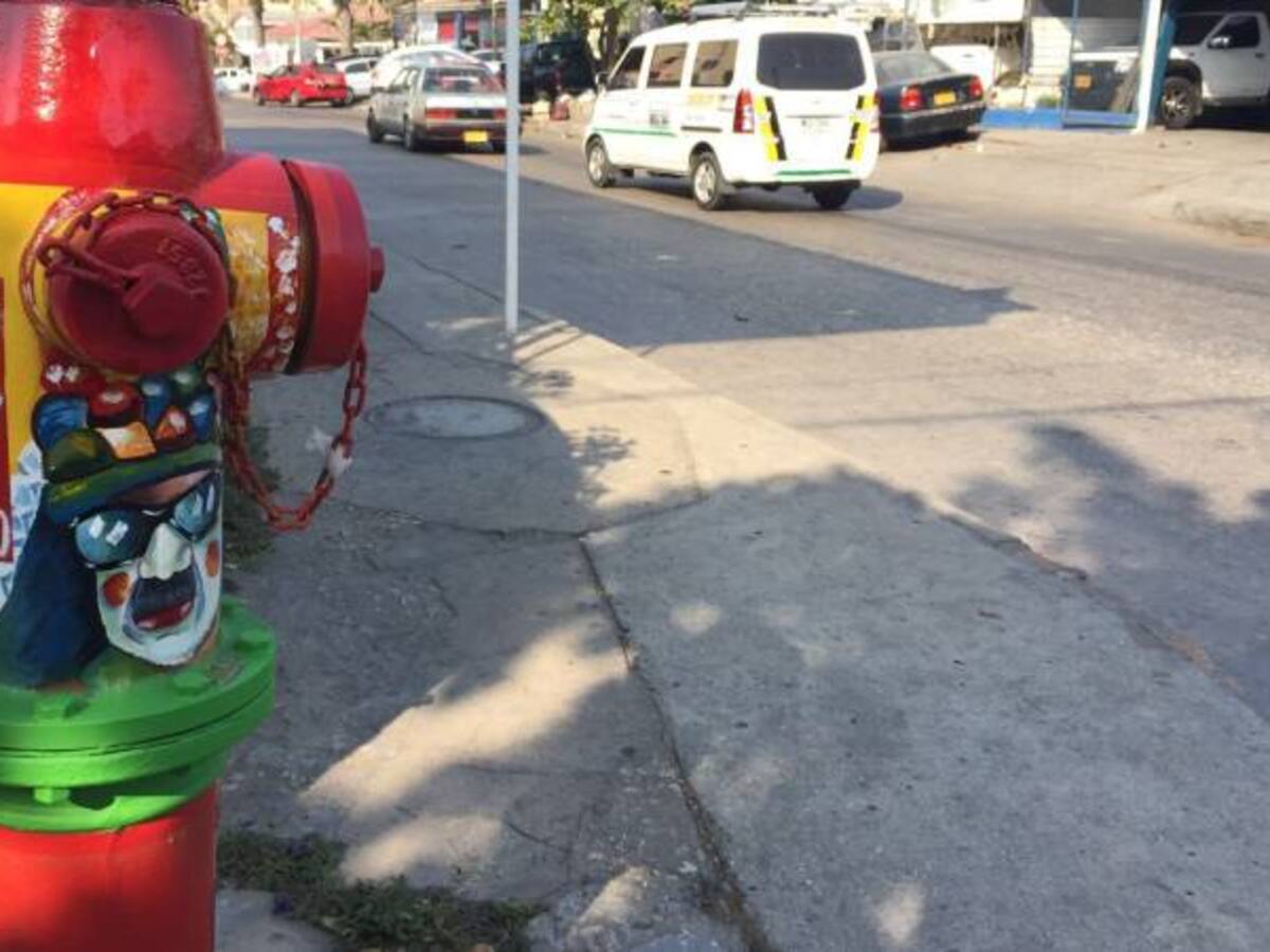 Barranquilla pinta el Carnaval en 100 hidrantes de la ciudad