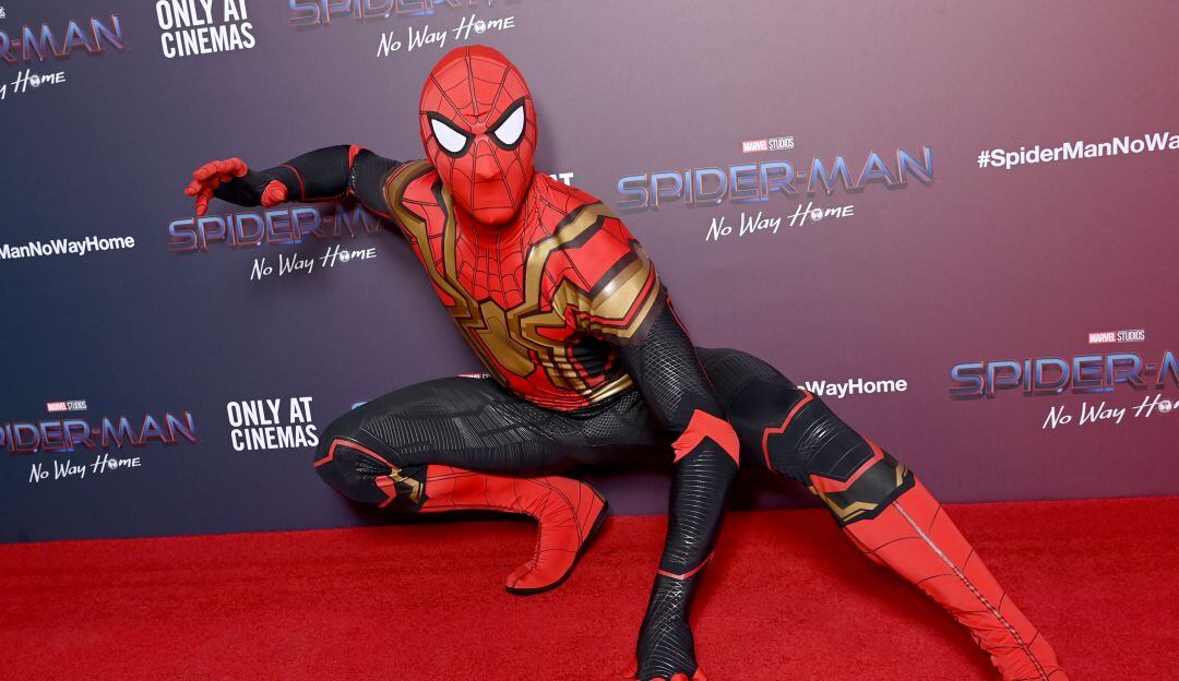 Spiderman le cumple el sueño a un pequeño héroe