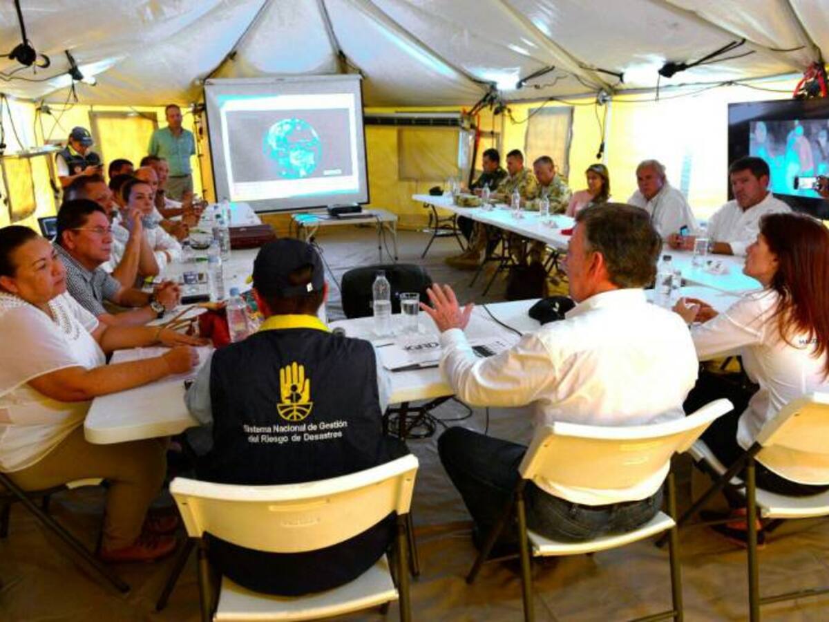 Presidente Santos entregó ayudas a damnificados por inundaciones en Magdalena