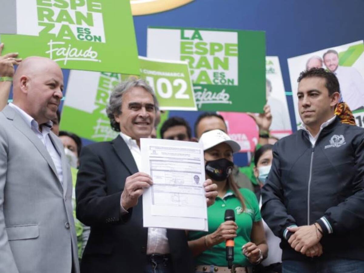 Sergio Fajardo inscribió candidatura para consulta de Centro Esperanza
