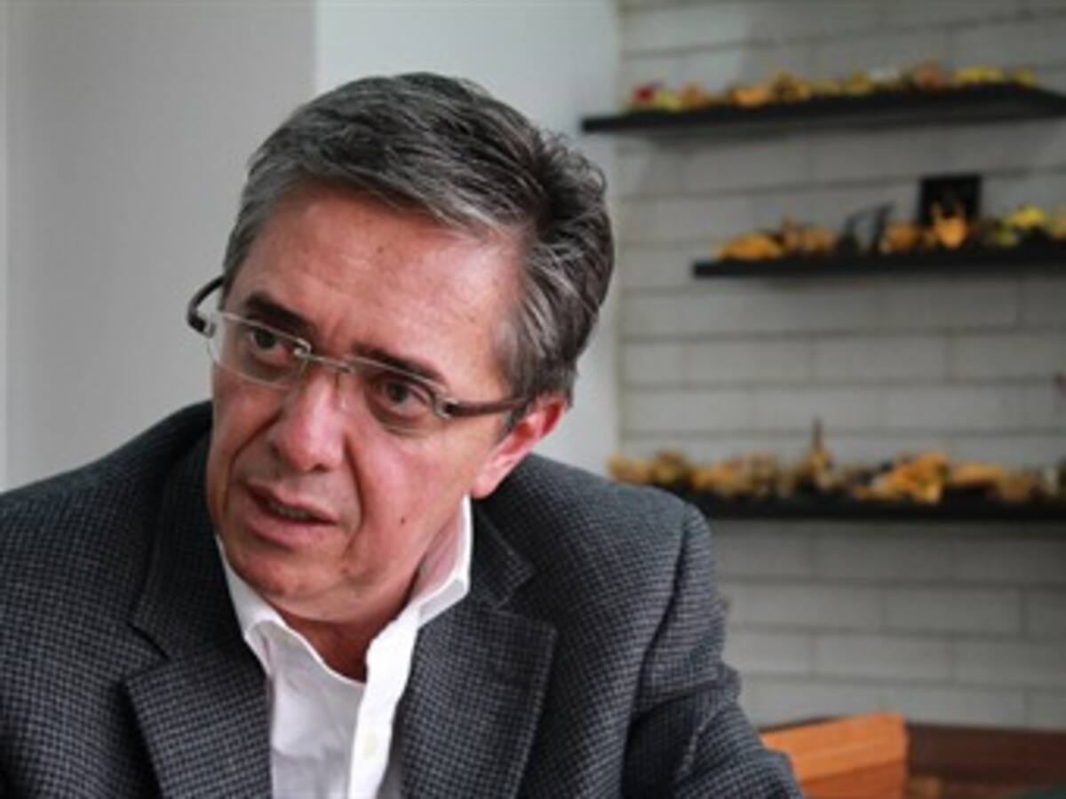La Avenida Longitudinal de Occidente se debe terminar de construir por las buenas: mintransporte