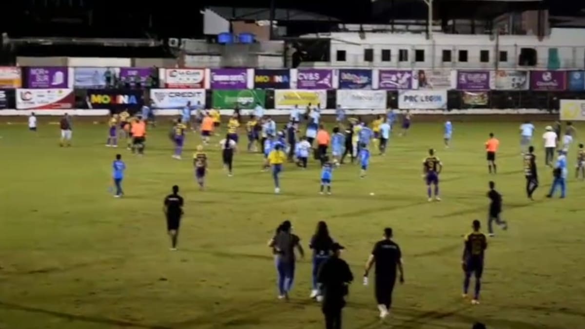 A puños, puntapies e insultos terminó encuentro de fútbol en Florencia, Caquetá