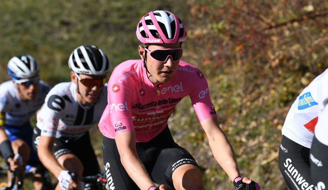 Wilko Kelderman sufrió la fractura de una de sus vertebras.