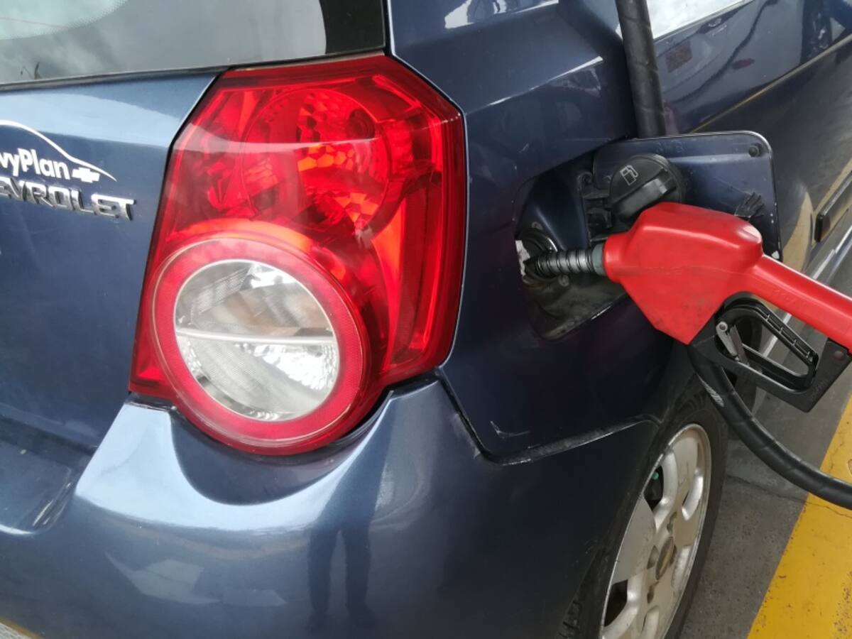 Denuncian presuntas irregularidades en la compra de gasolina