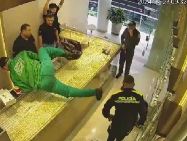 Ofrecen 150 millones de pesos por información de los responsables del robo a joyería