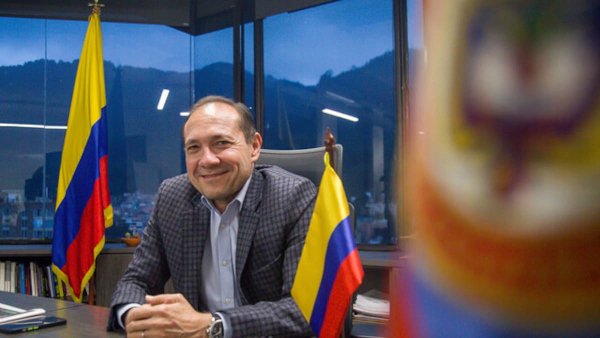 ¿Plan B para revivir la reforma laboral? ministro Antonio Sanguino confirma expedición de decretos