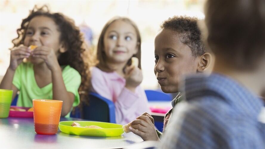 Se han detectado presuntas irregularidades en la adjudicación de cuatro convenios para ejecutar el PAE por un monto superior a los 51.000 millones de pesos. Foto: Getty Images