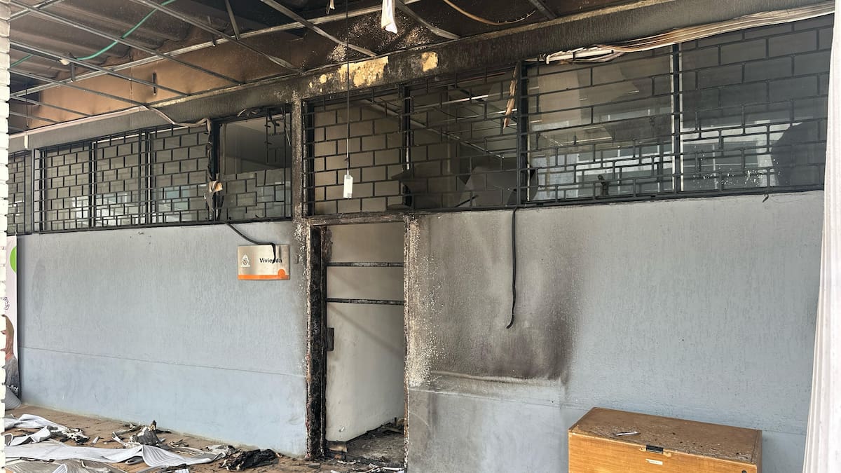 Atacaron la alcaldía de Apartadó: un hombre le prendió fuego a una oficina