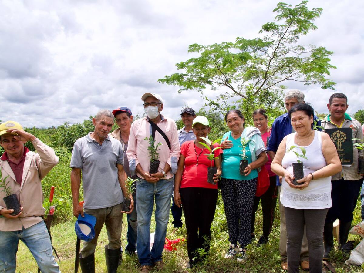 Restituyen predios a 12 familias campesinas de Colosó