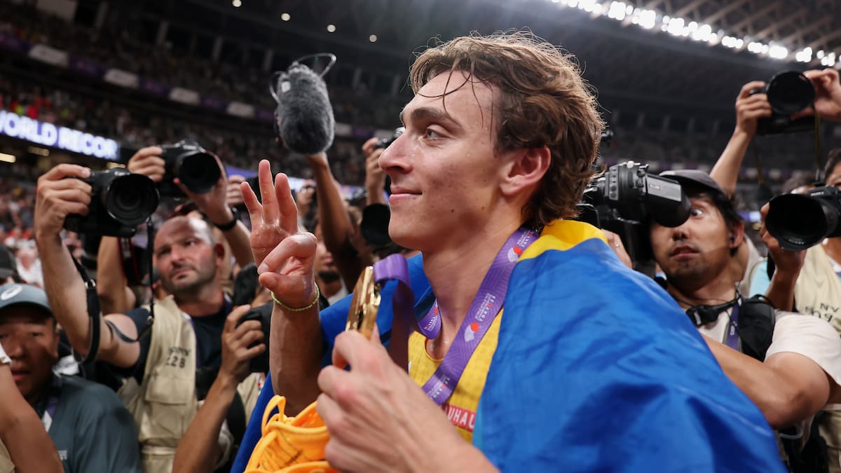 Armand Duplantis lo volvió a hacer: Oro y nuevo récord mundial en el salto con pértiga